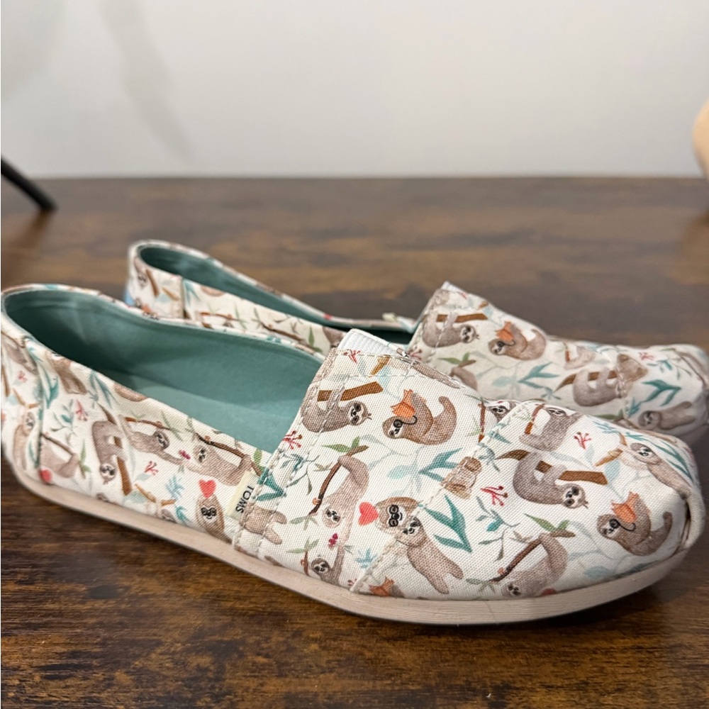 Toms Sloth Slip-Ons sz 6.5 - Picture 2 of 8